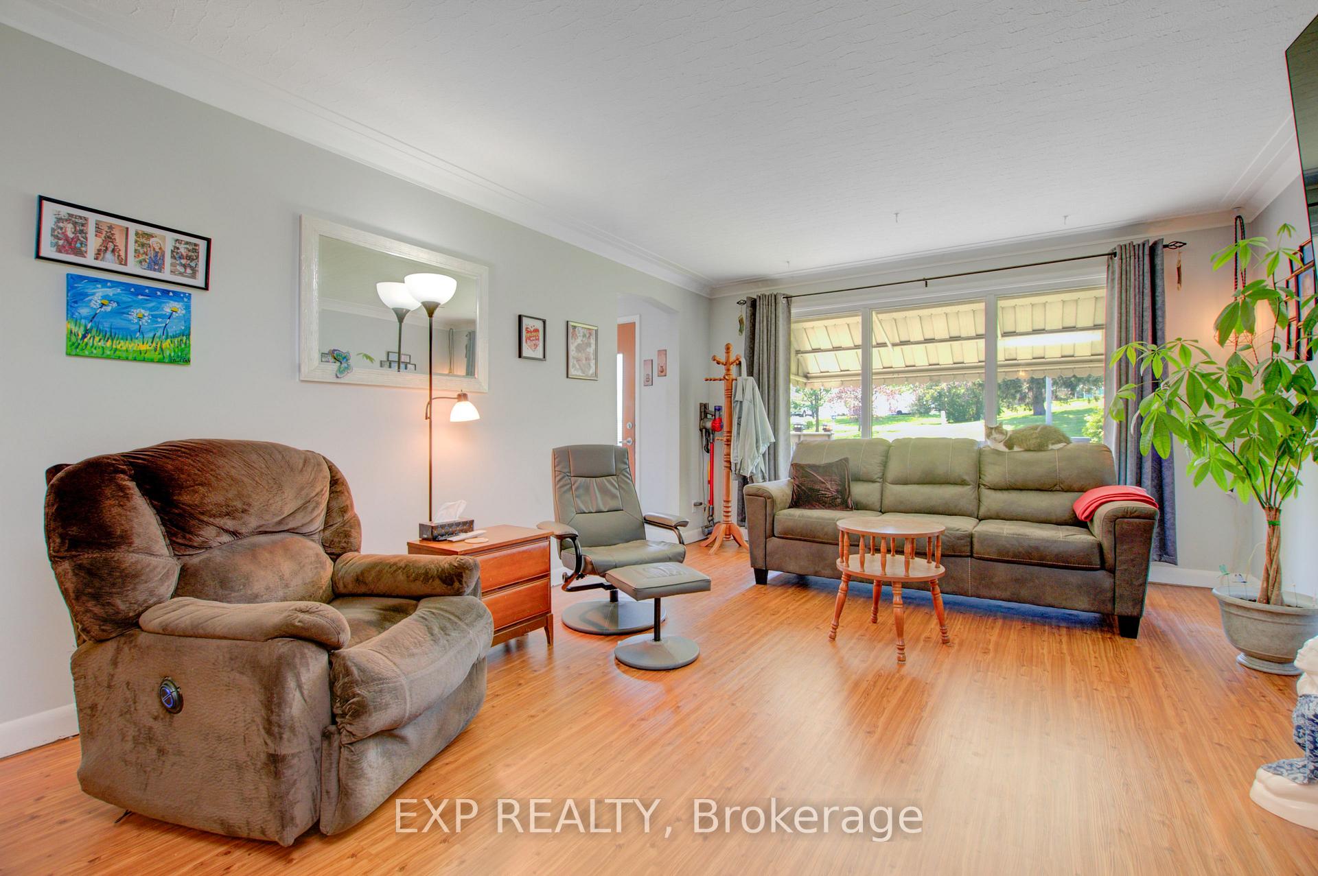 Photo 7 of 982 Burnham Street, Cobourg — HOMEH