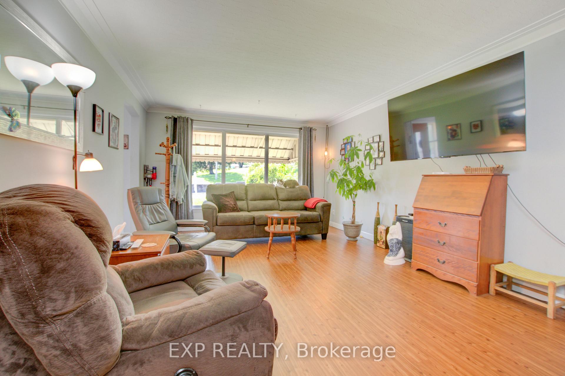 Photo 8 of 982 Burnham Street, Cobourg — HOMEH