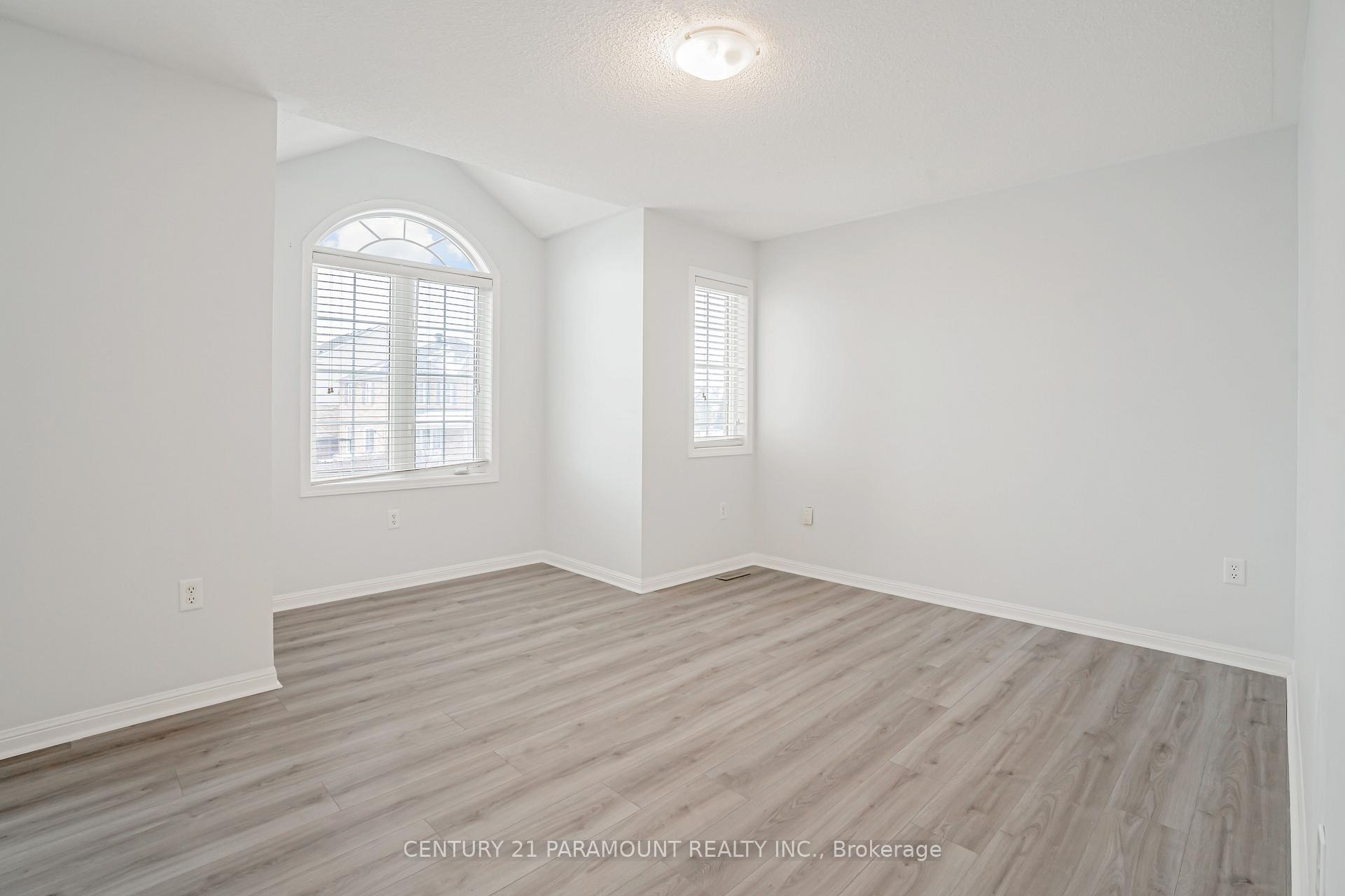 Photo 9 of 15 Chudleigh Avenue, Brampton, Credit Valley — HOMEH