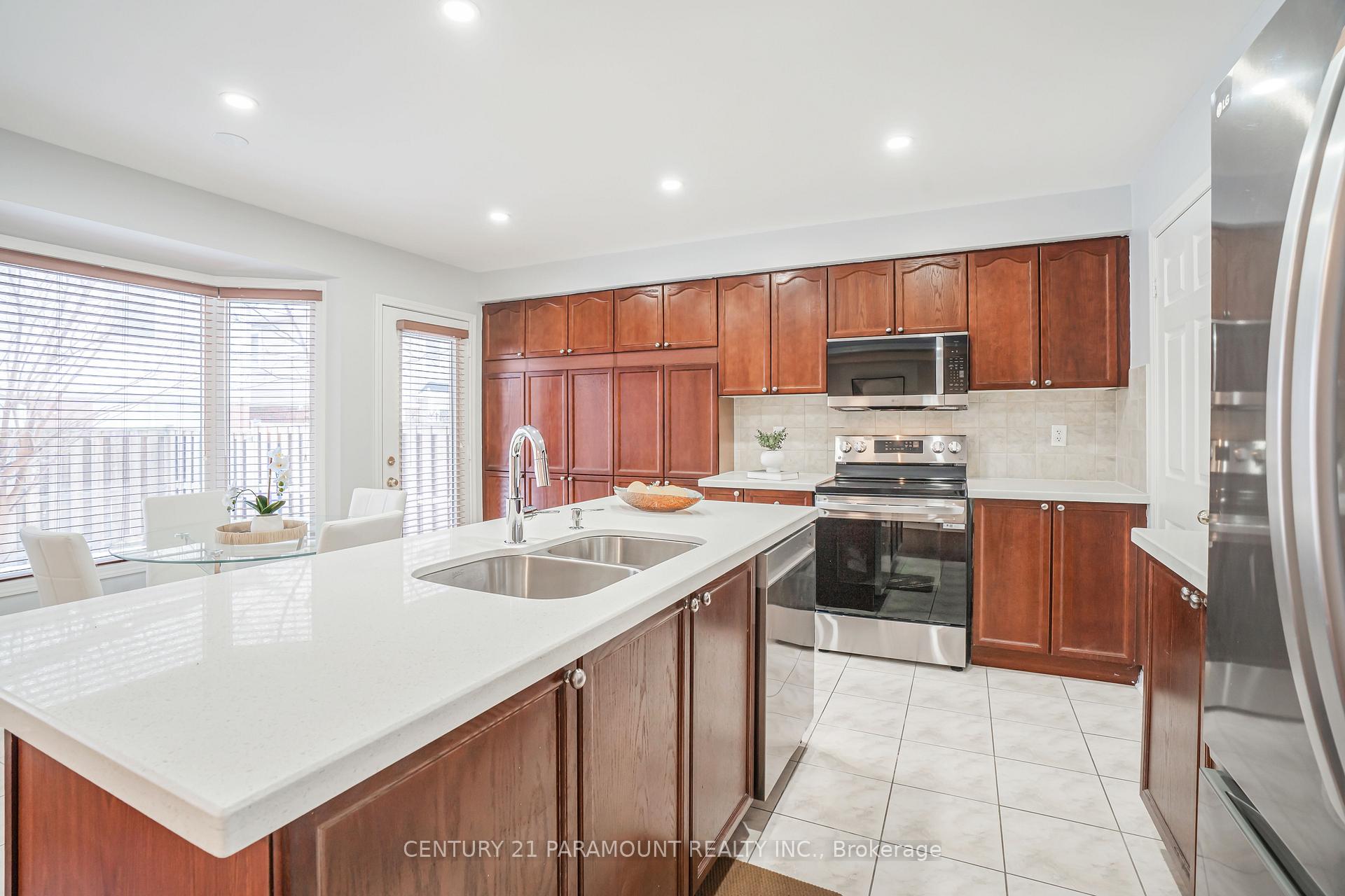 Photo 17 of 15 Chudleigh Avenue, Brampton, Credit Valley — HOMEH