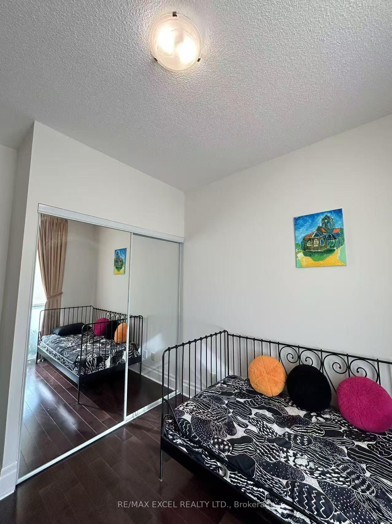 Photo 3 of Unit 110, 1 Upper Duke- 2nd room Crescent, Markham, Unionville — HOMEH