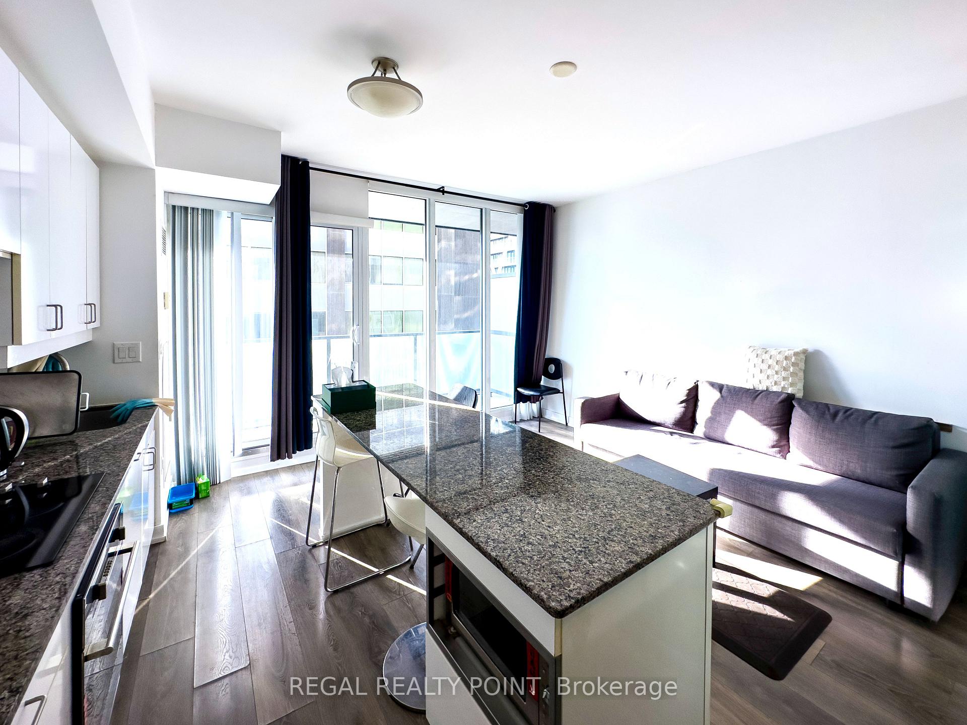 Front of Unit 2907, 426 University Avenue