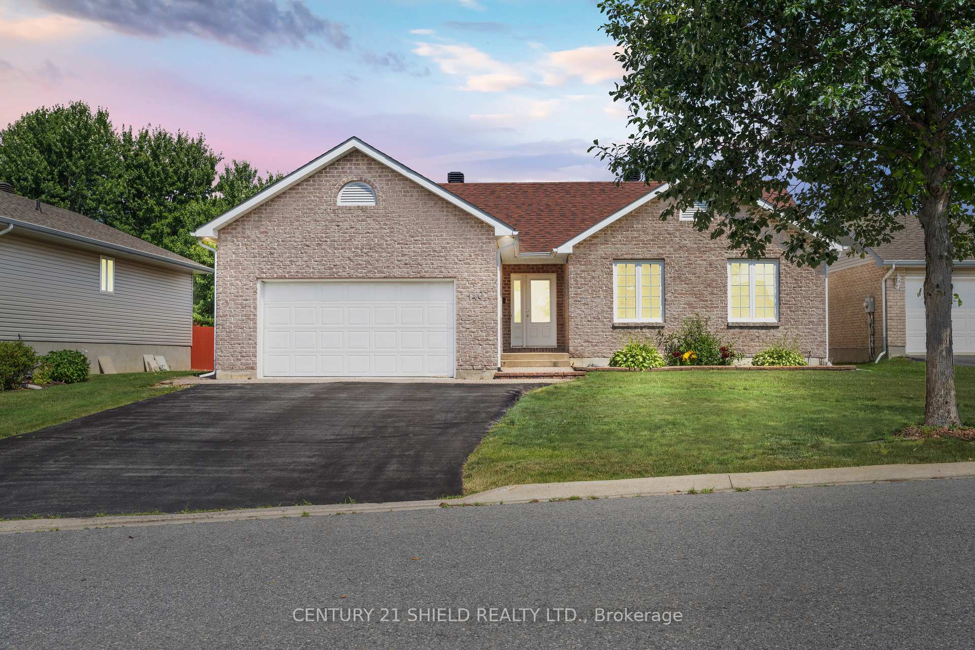 Photo 3 of 140 Markell Crescent, Cornwall — HOMEH