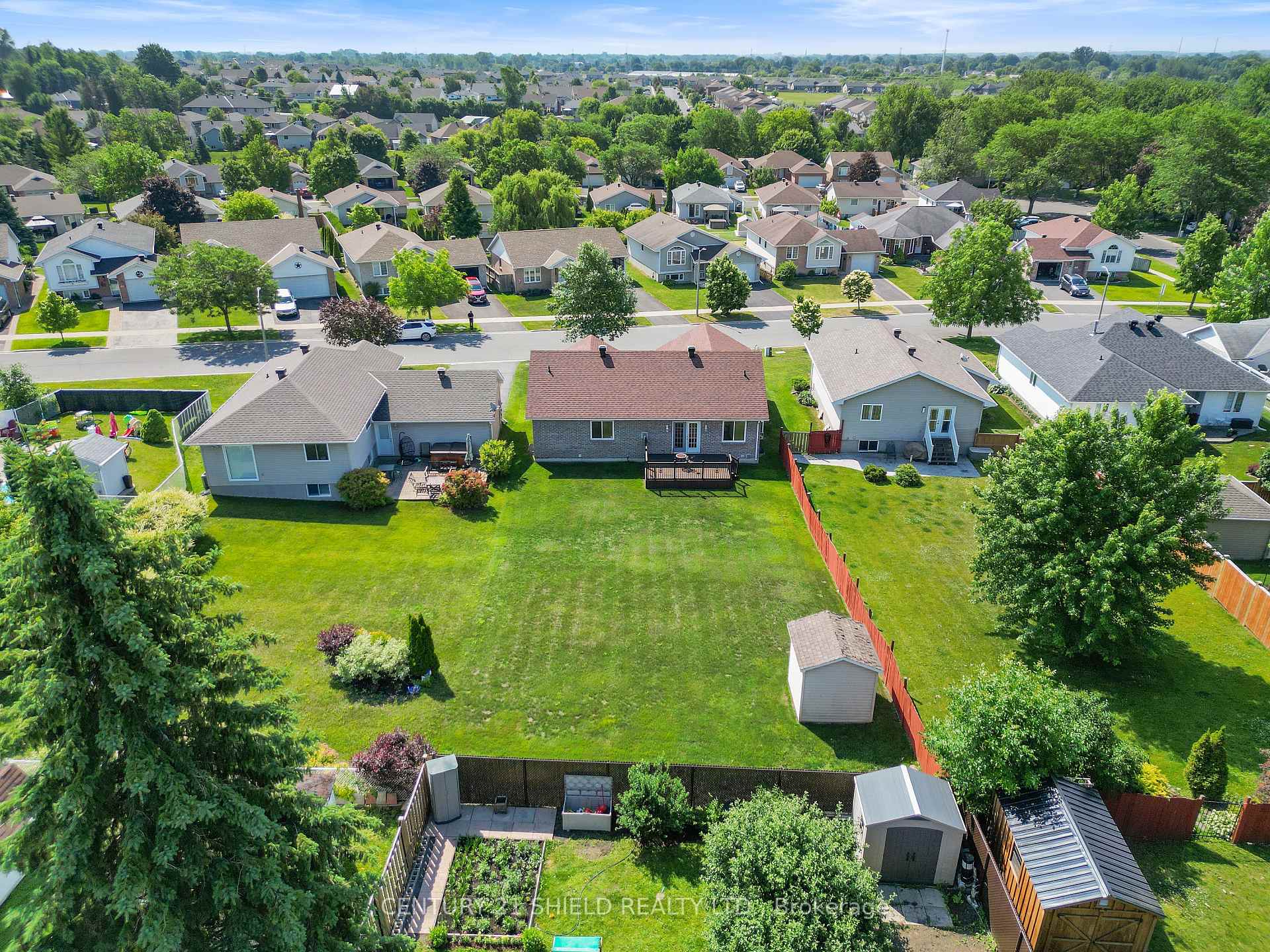 Photo 5 of 140 Markell Crescent, Cornwall — HOMEH