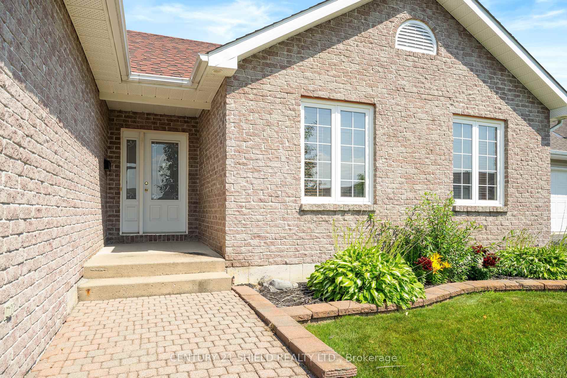 Photo 8 of 140 Markell Crescent, Cornwall — HOMEH