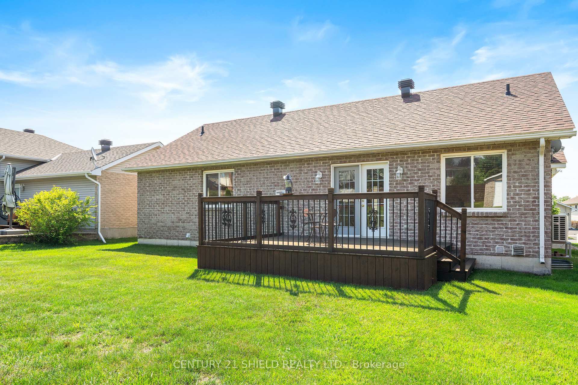 Photo 10 of 140 Markell Crescent, Cornwall — HOMEH