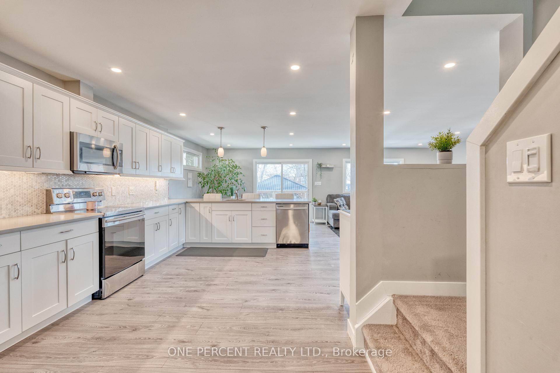 Photo 6 of 313 East 36th Street, Hamilton, Macassa — HOMEH