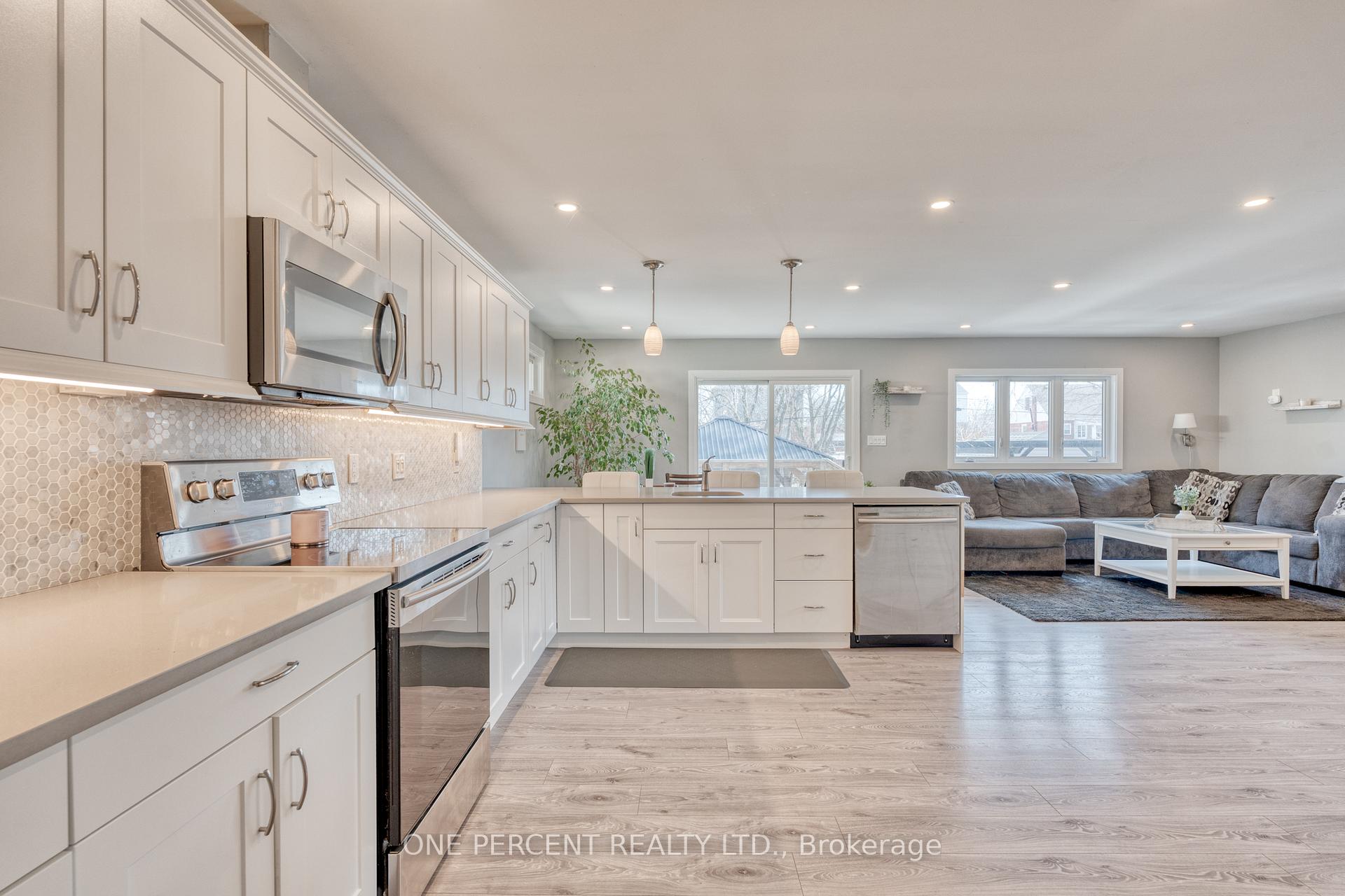 Photo 8 of 313 East 36th Street, Hamilton, Macassa — HOMEH