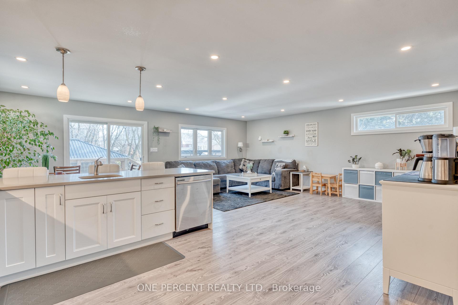 Photo 9 of 313 East 36th Street, Hamilton, Macassa — HOMEH