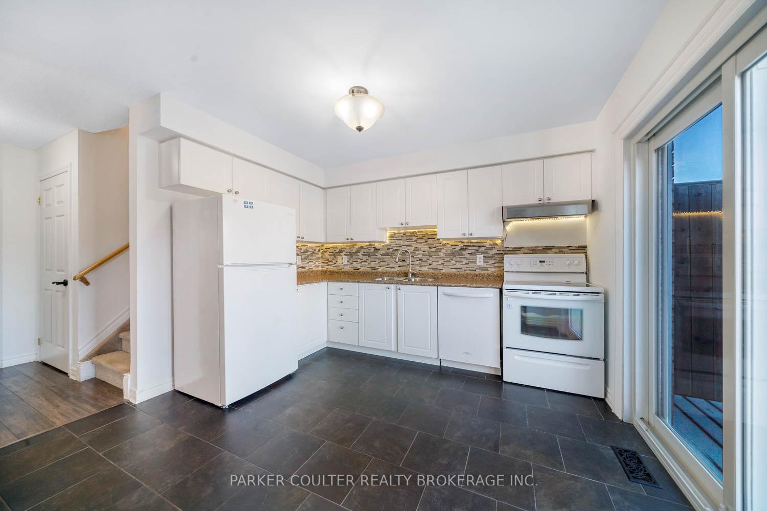 Photo 10 of 46 Bartor Boulevard, Barrie, Painswick South — HOMEH