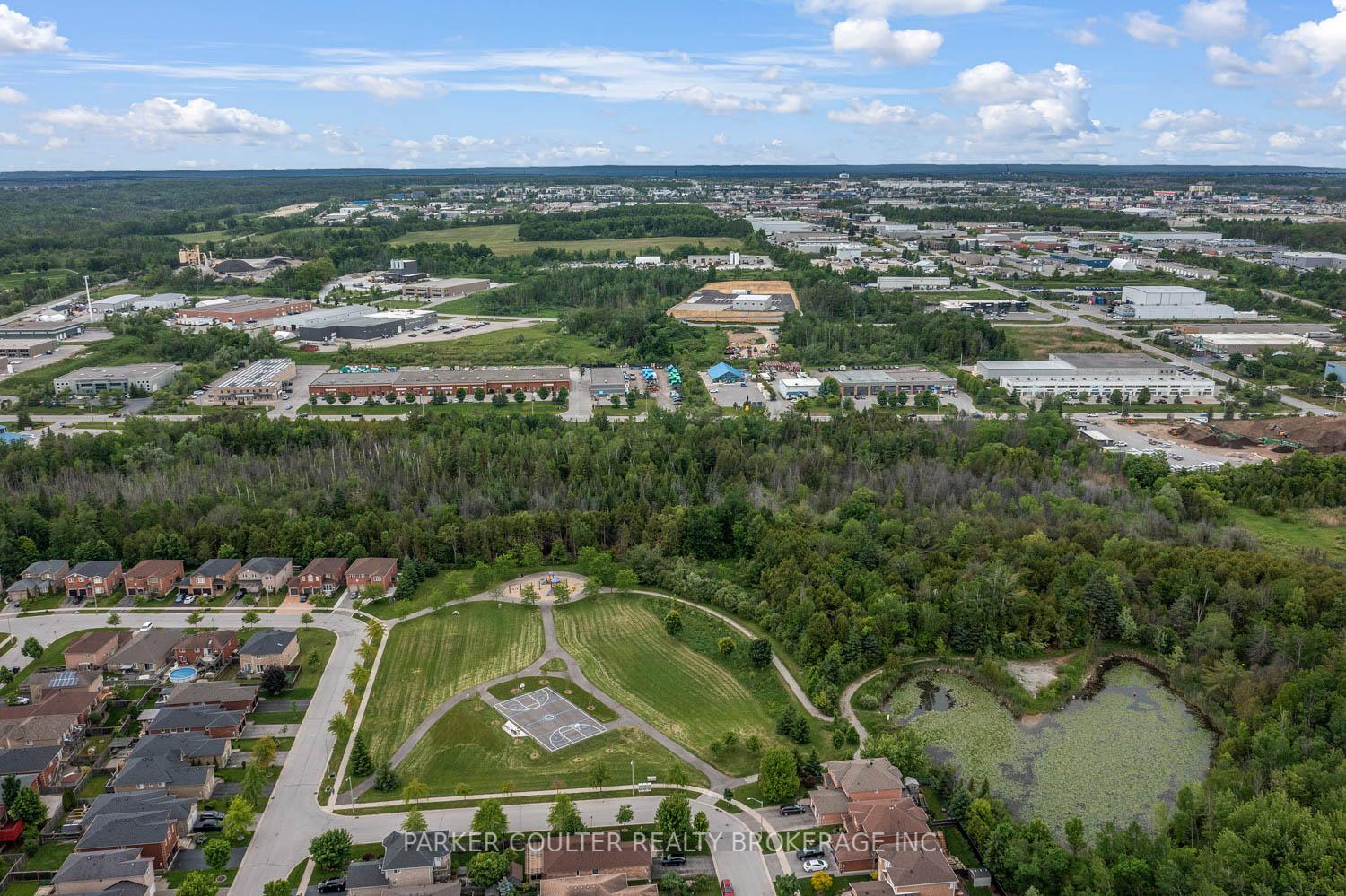 Photo 26 of 46 Bartor Boulevard, Barrie, Painswick South — HOMEH