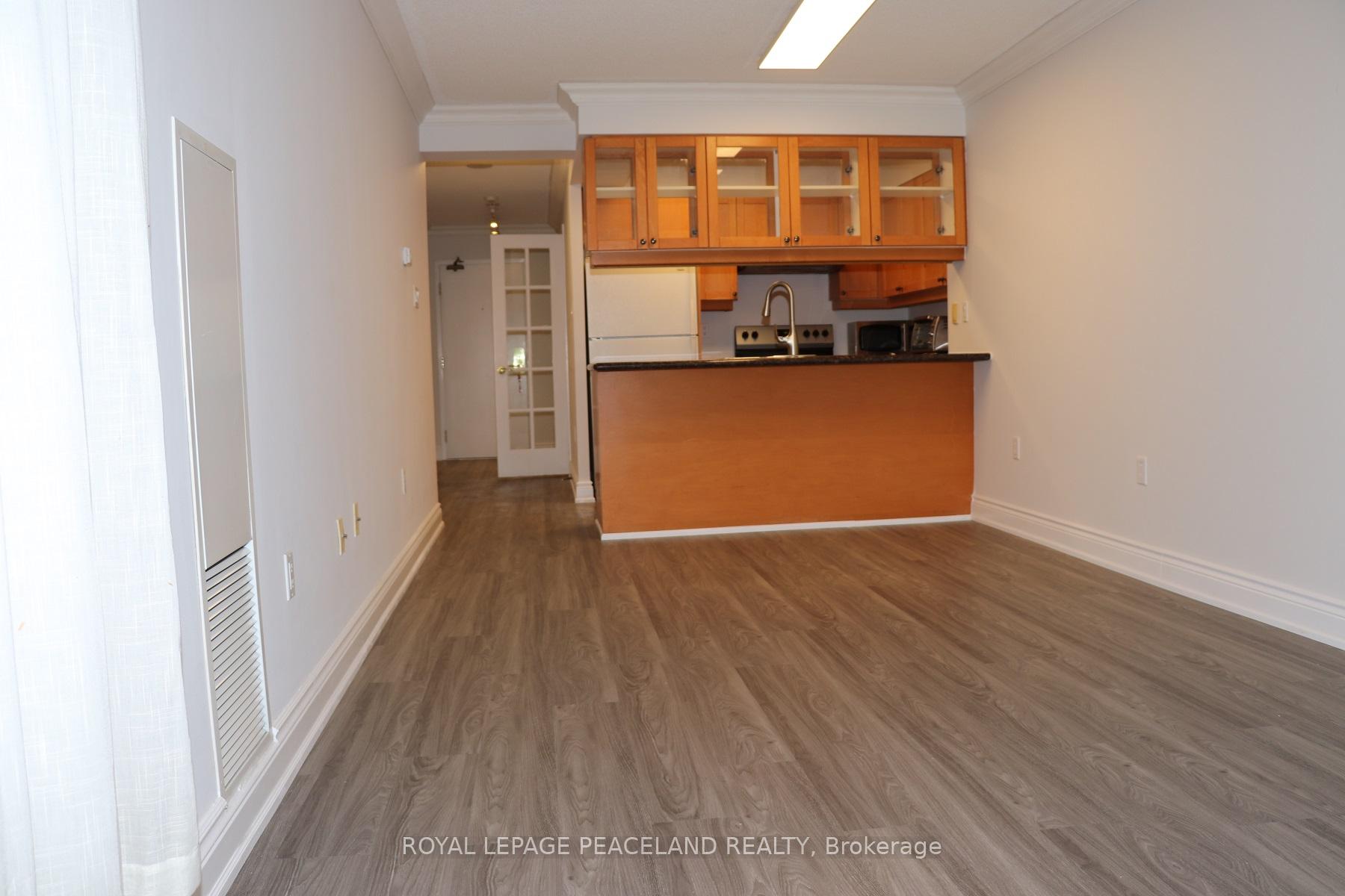 Photo 4 of Unit 607, 887 Bay Street, Toronto, Bay Street Corridor — HOMEH