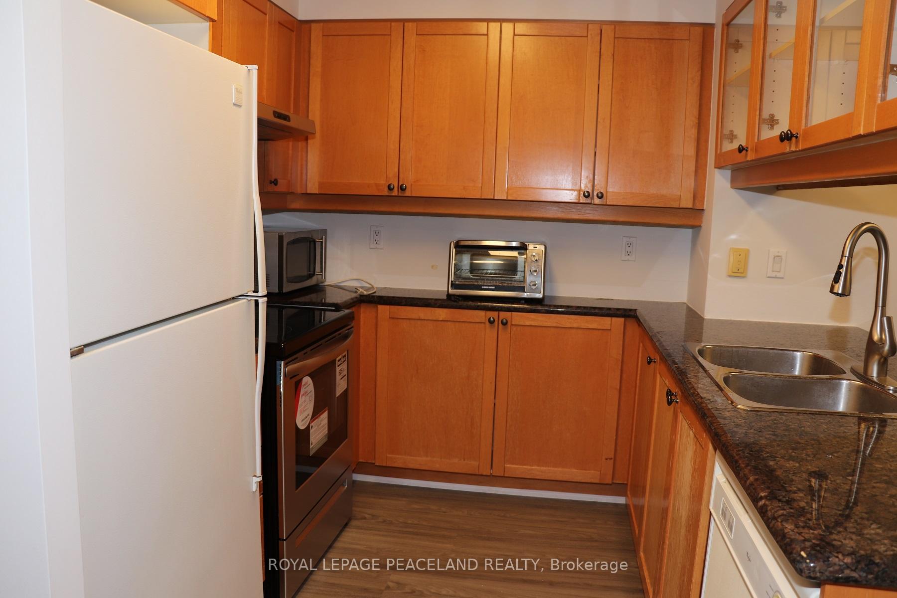 Photo 6 of Unit 607, 887 Bay Street, Toronto, Bay Street Corridor — HOMEH