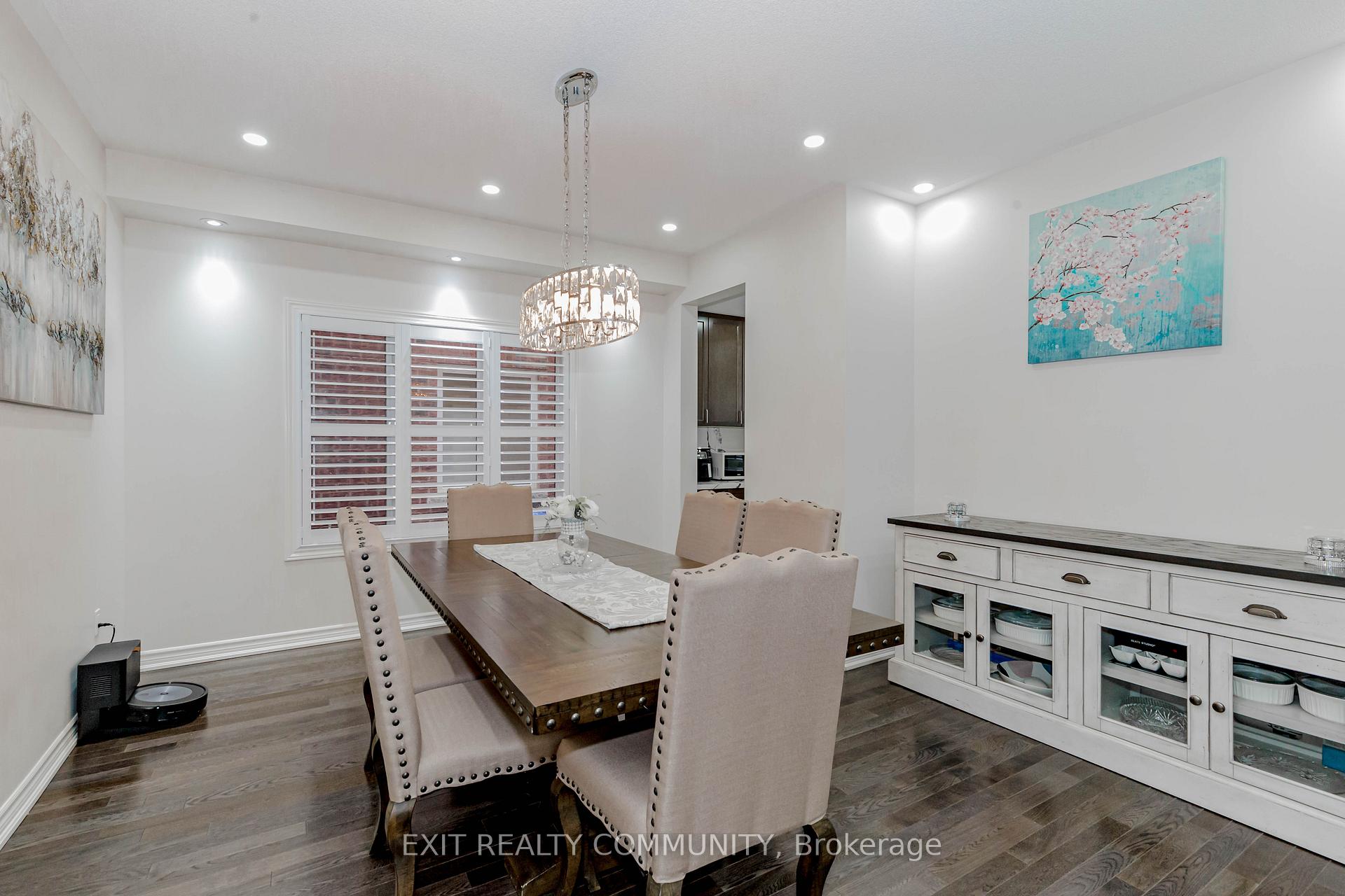 Photo 6 of 31 Lola Crescent NE, Brampton, Northwest Brampton — HOMEH