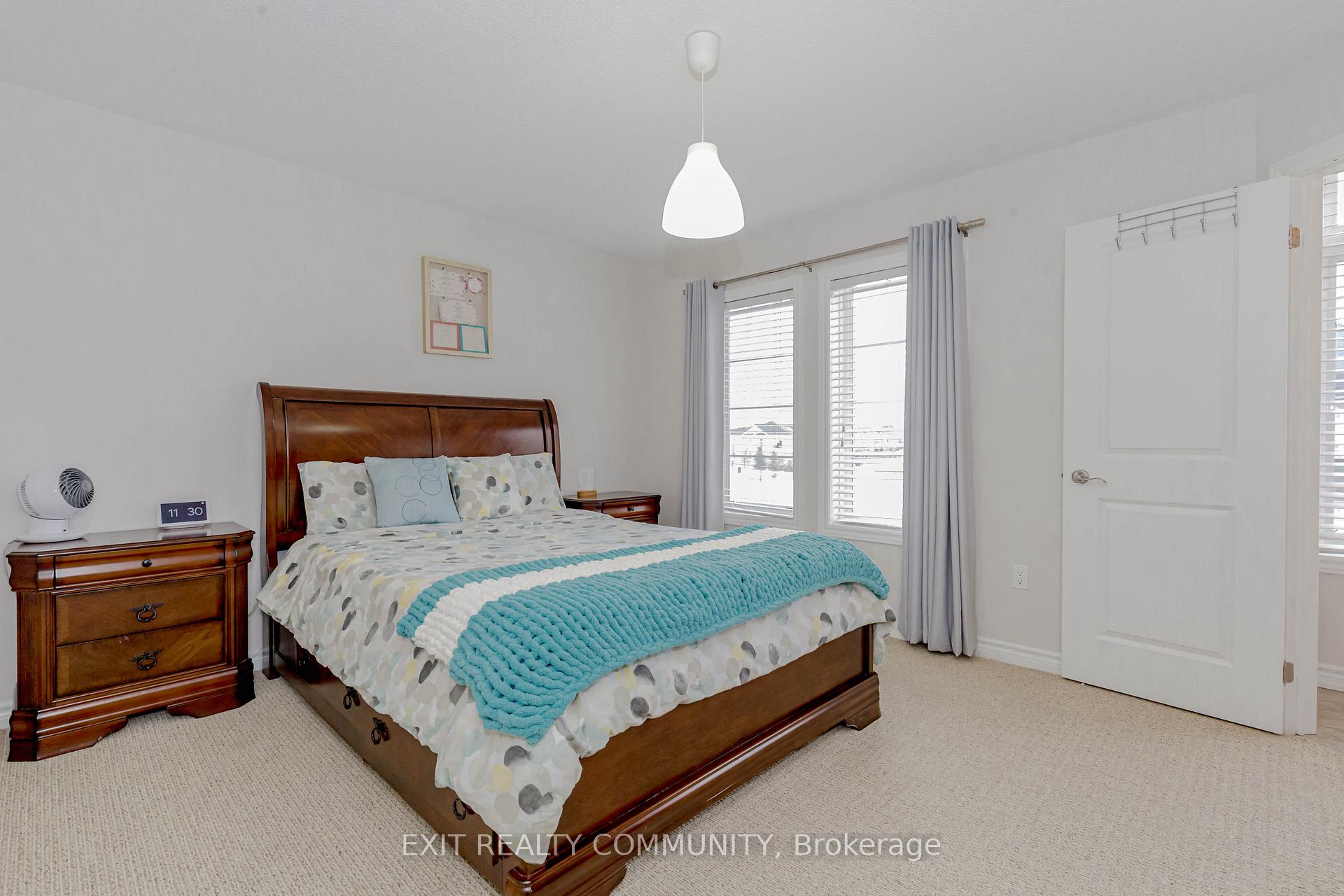 Photo 17 of 31 Lola Crescent NE, Brampton, Northwest Brampton — HOMEH
