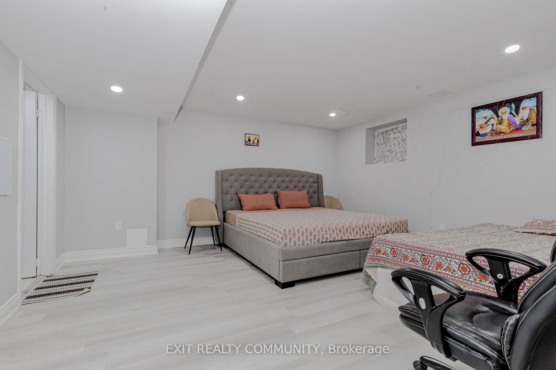 Photo 25 of 31 Lola Crescent NE, Brampton, Northwest Brampton — HOMEH