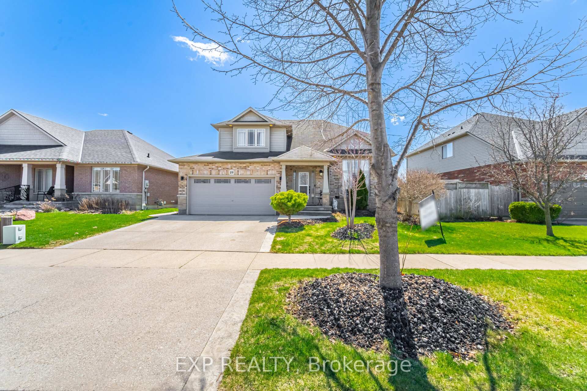 Photo 1 of 19 Cobblestone Drive, Brant, Paris — HOMEH