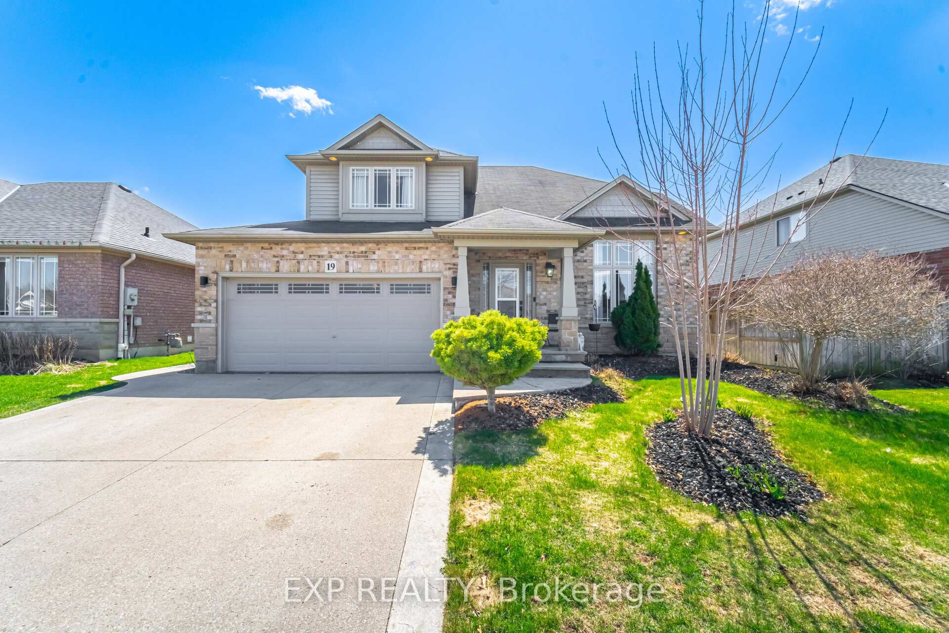 Photo 3 of 19 Cobblestone Drive, Brant, Paris — HOMEH