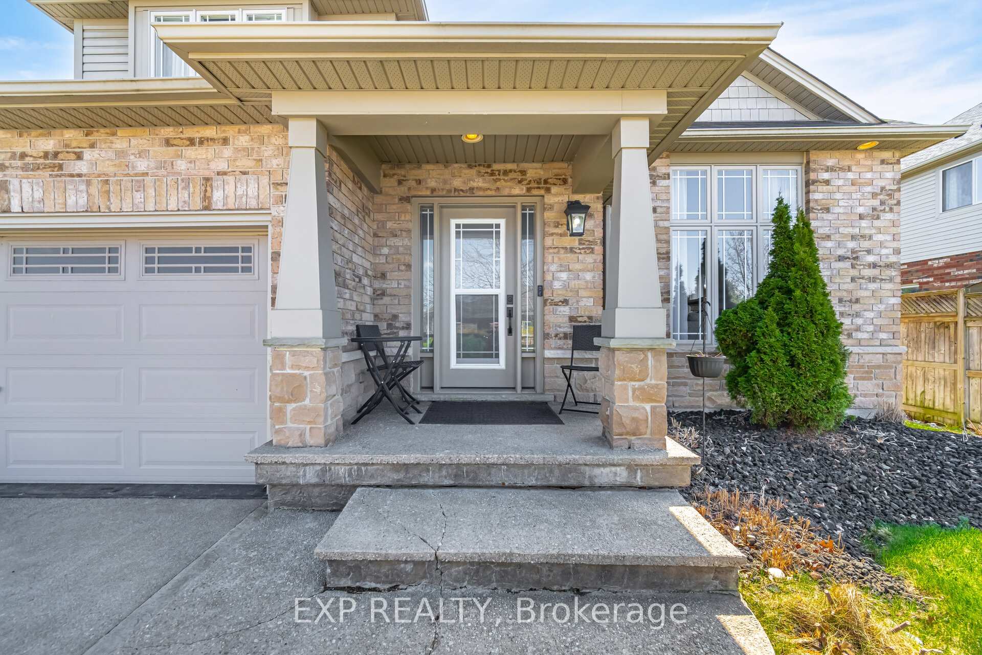 Photo 4 of 19 Cobblestone Drive, Brant, Paris — HOMEH