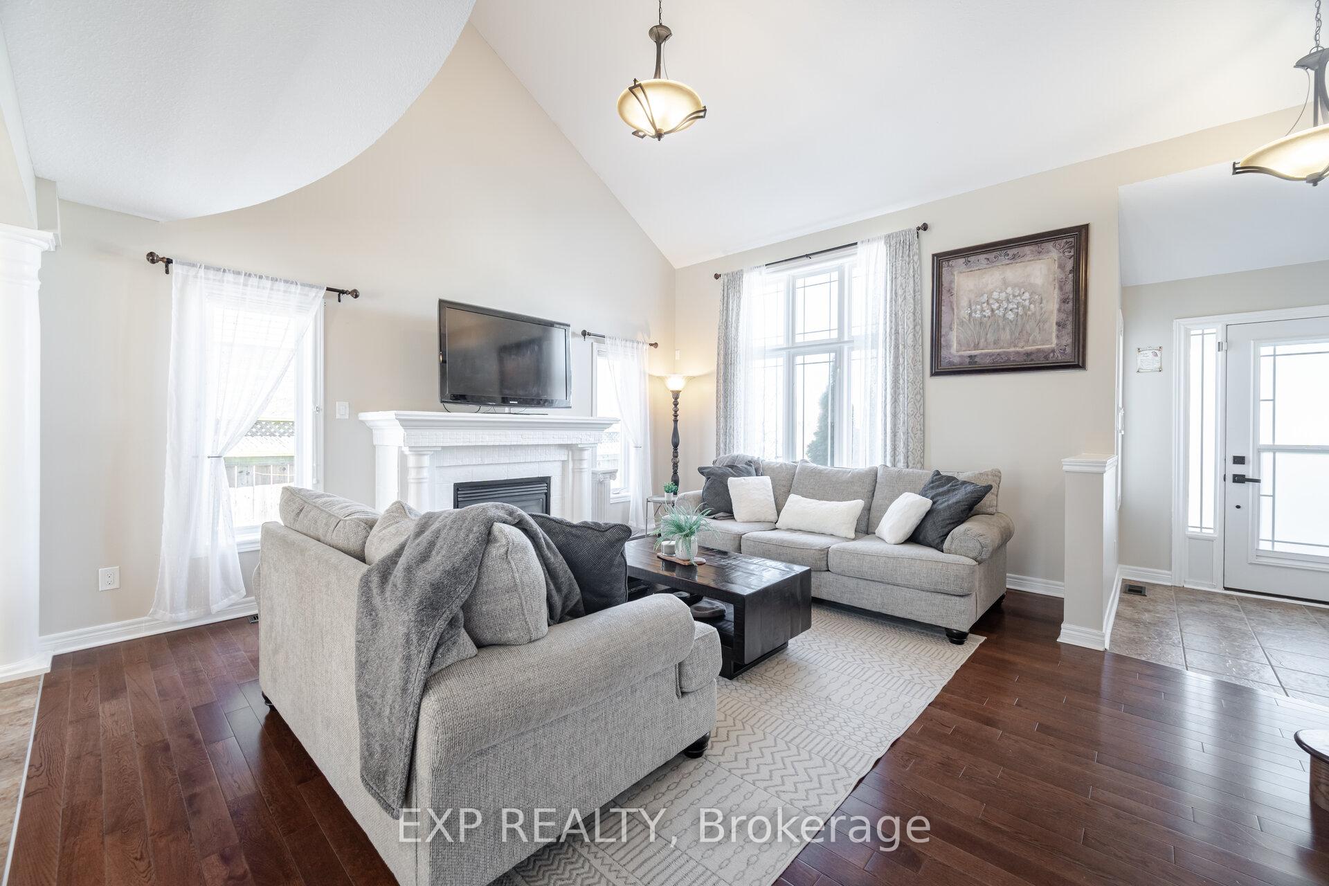 Photo 7 of 19 Cobblestone Drive, Brant, Paris — HOMEH