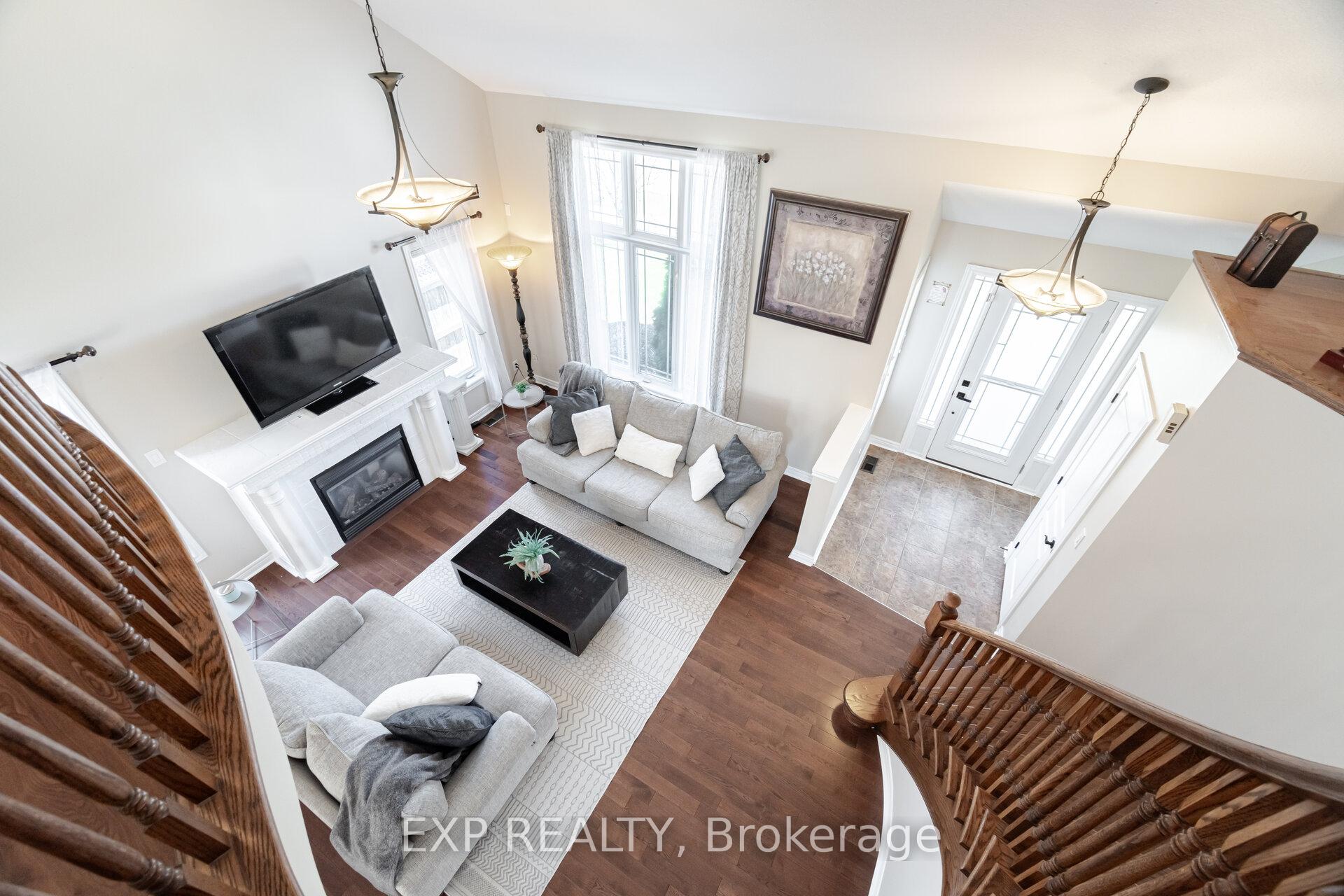Photo 8 of 19 Cobblestone Drive, Brant, Paris — HOMEH