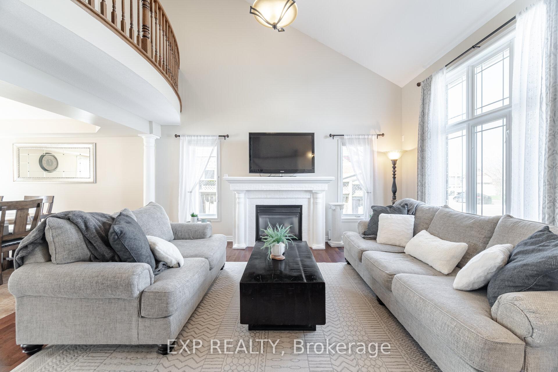 Photo 9 of 19 Cobblestone Drive, Brant, Paris — HOMEH