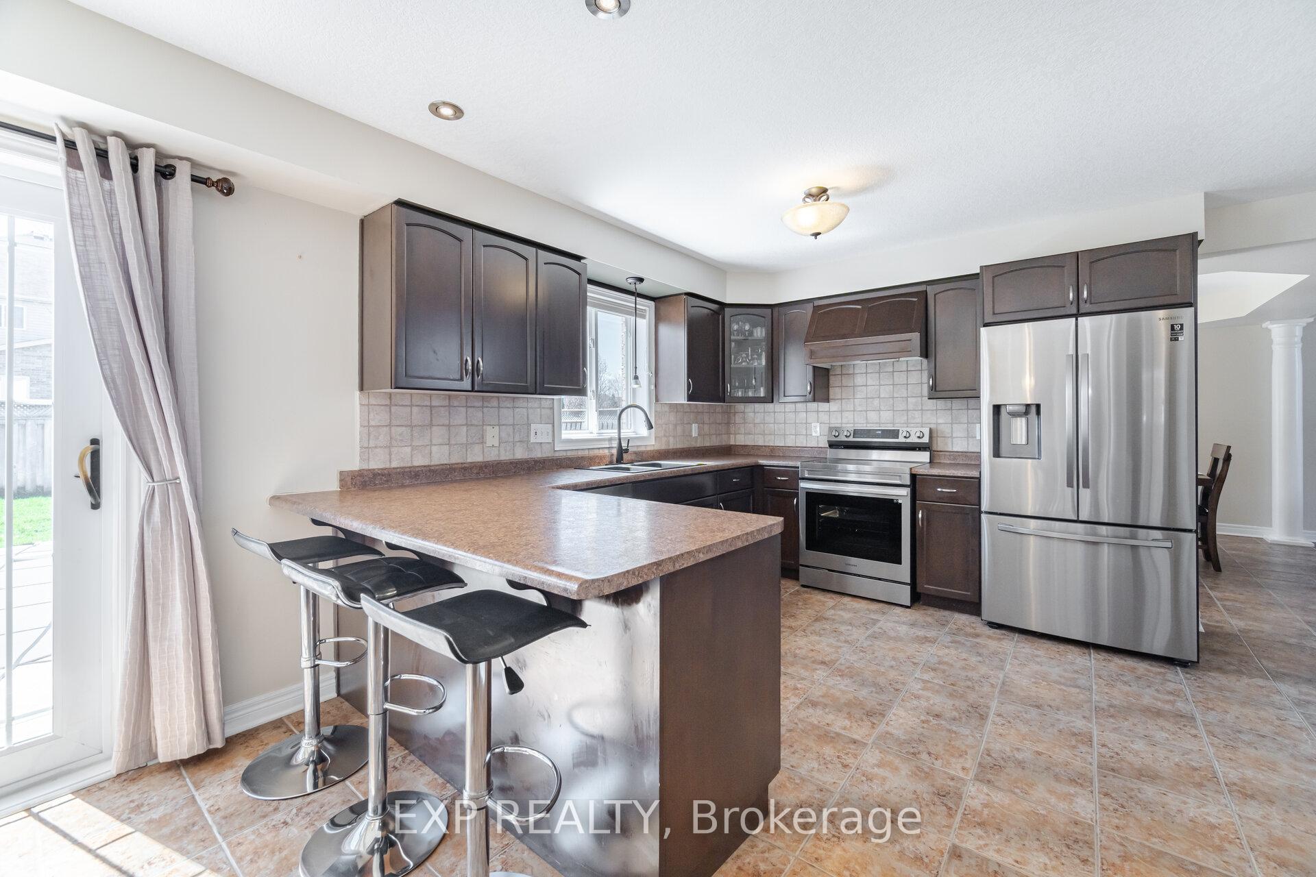 Photo 16 of 19 Cobblestone Drive, Brant, Paris — HOMEH