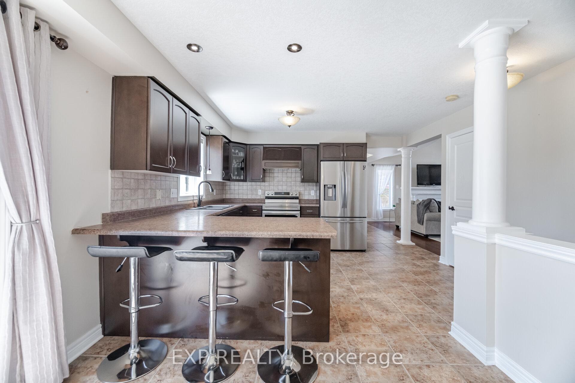 Photo 17 of 19 Cobblestone Drive, Brant, Paris — HOMEH