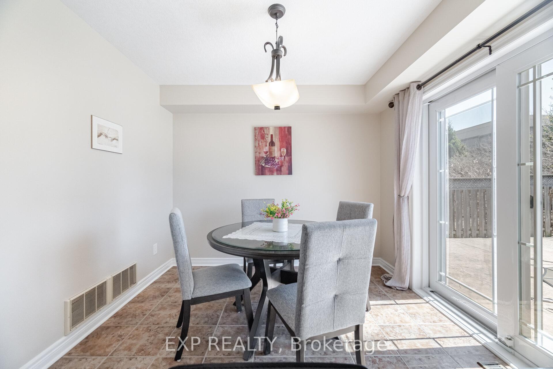 Photo 20 of 19 Cobblestone Drive, Brant, Paris — HOMEH