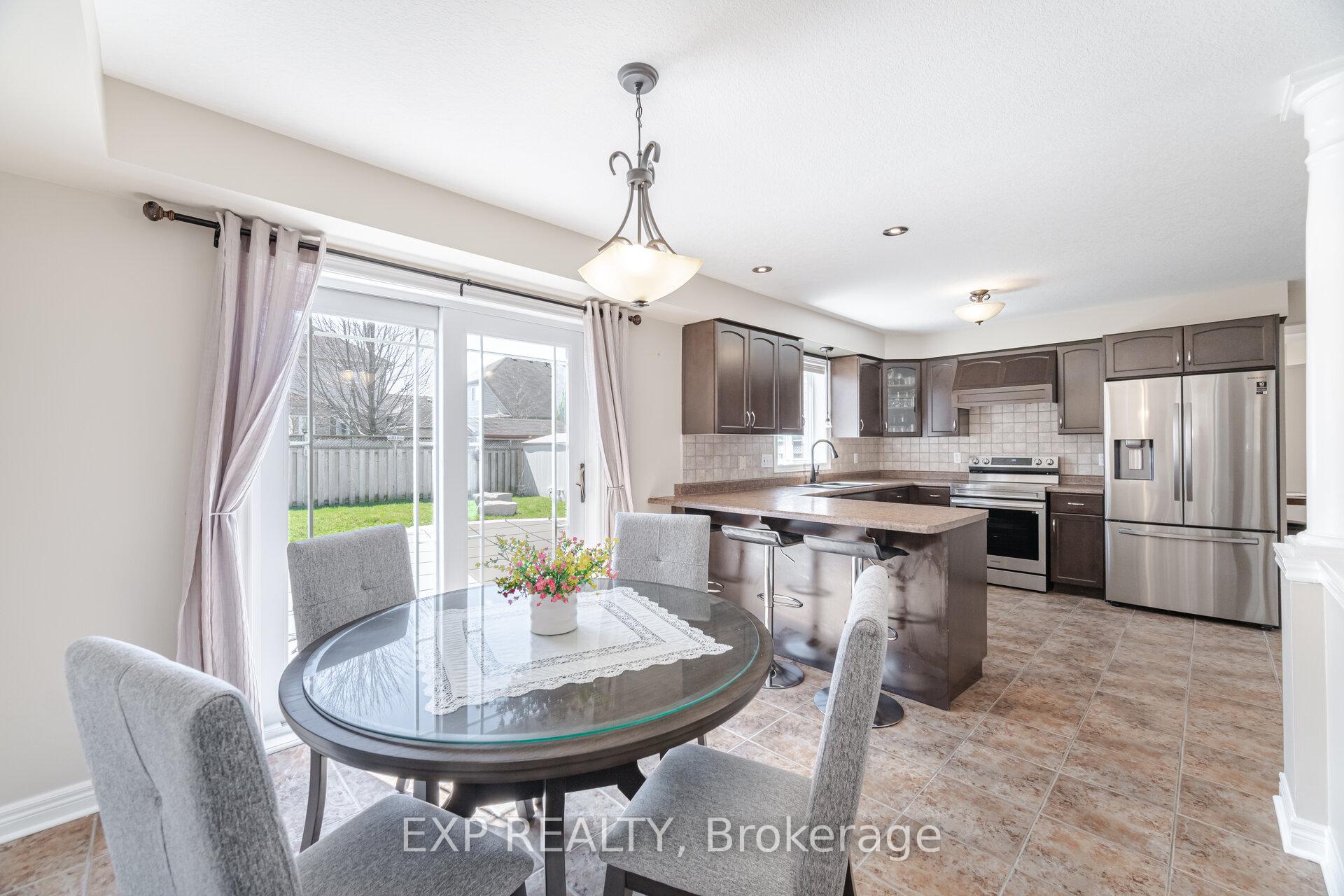 Photo 21 of 19 Cobblestone Drive, Brant, Paris — HOMEH