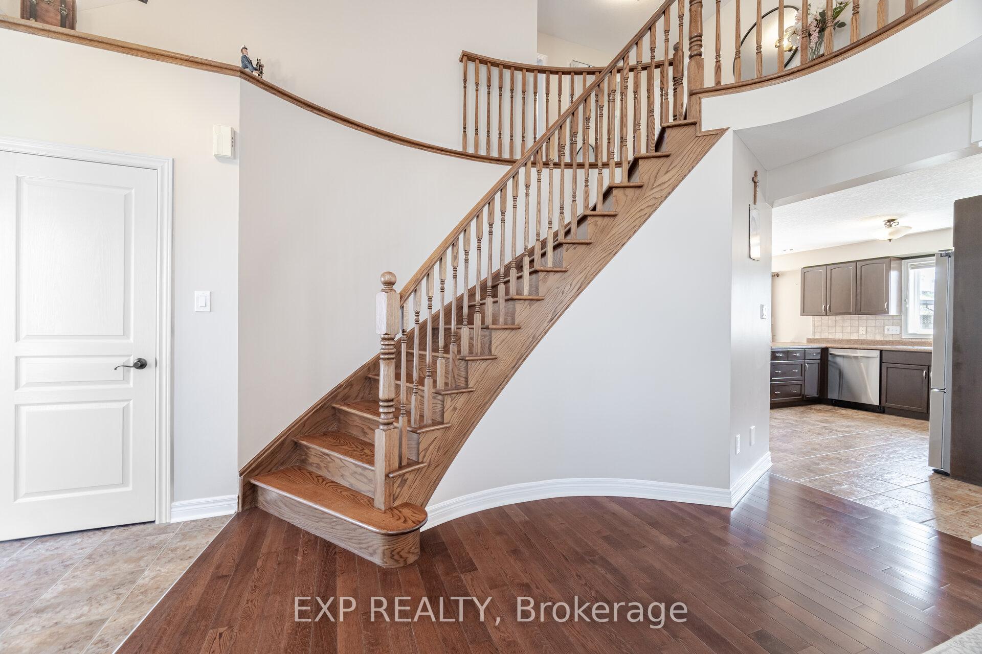 Photo 24 of 19 Cobblestone Drive, Brant, Paris — HOMEH
