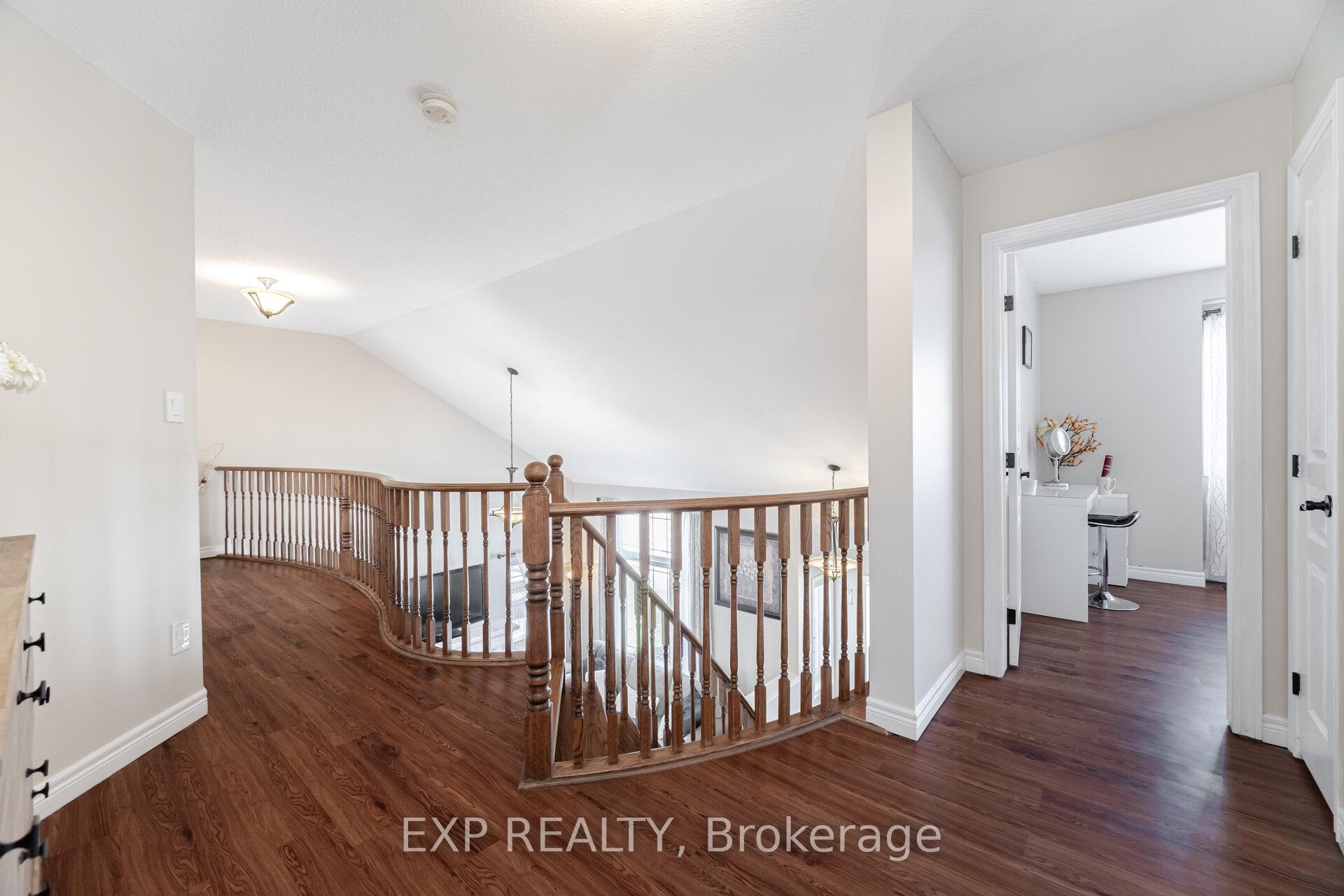 Photo 25 of 19 Cobblestone Drive, Brant, Paris — HOMEH