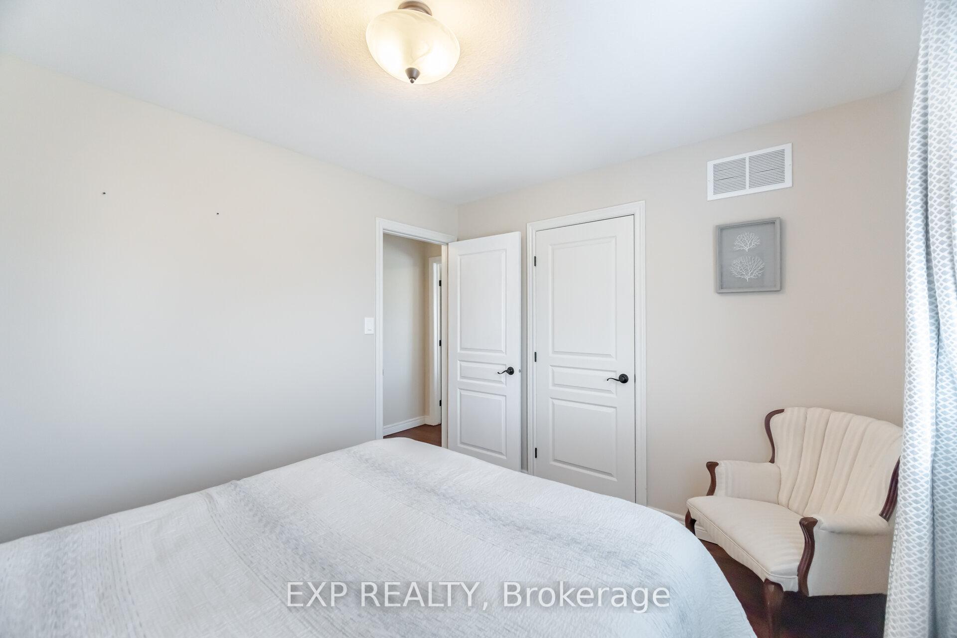 Photo 31 of 19 Cobblestone Drive, Brant, Paris — HOMEH