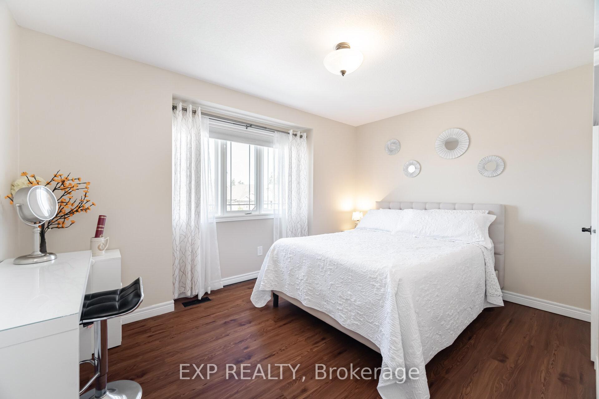 Photo 32 of 19 Cobblestone Drive, Brant, Paris — HOMEH