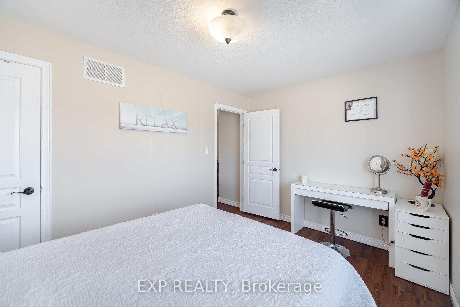Photo 33 of 19 Cobblestone Drive, Brant, Paris — HOMEH