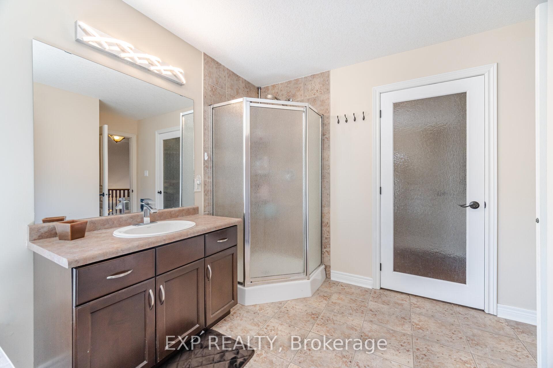Photo 35 of 19 Cobblestone Drive, Brant, Paris — HOMEH