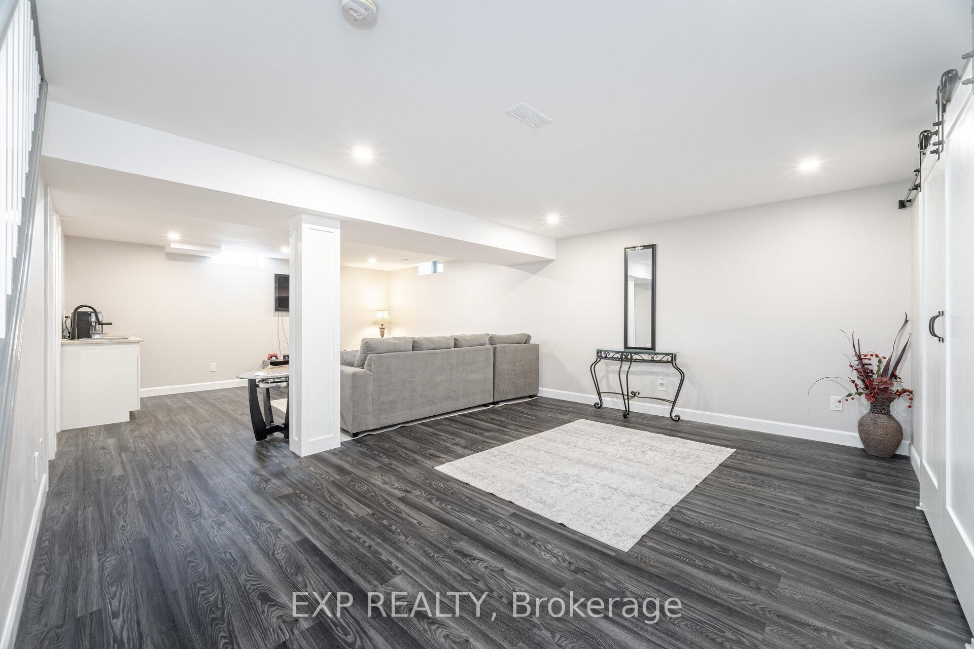 Photo 38 of 19 Cobblestone Drive, Brant, Paris — HOMEH