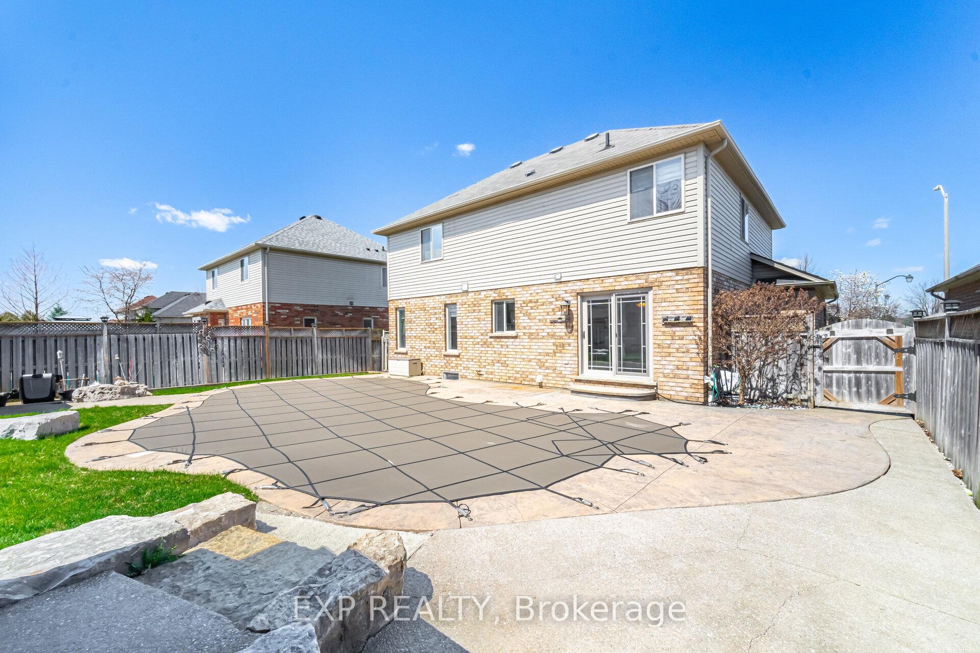 Photo 47 of 19 Cobblestone Drive, Brant, Paris — HOMEH