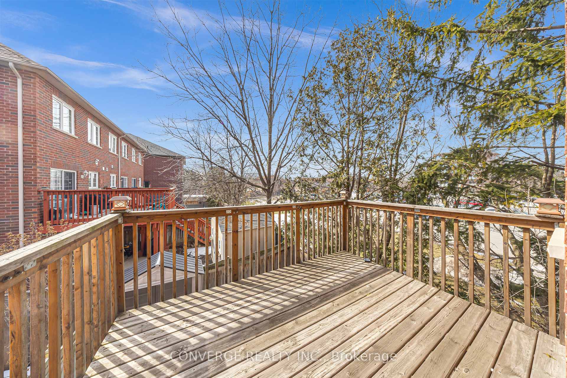 Photo 10 of 14 Gemstone Lane W, Brampton, Downtown Brampton — HOMEH