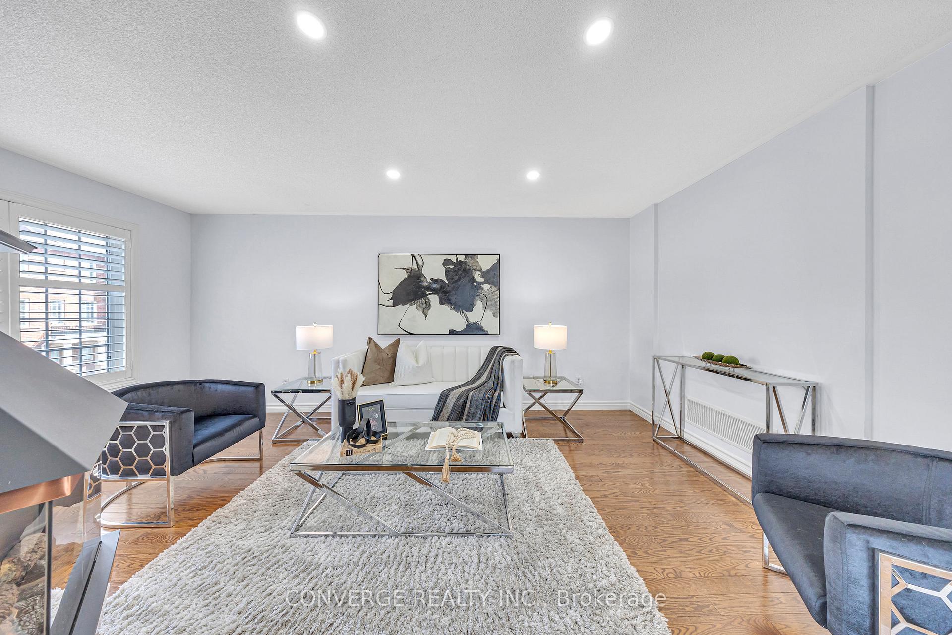 Photo 13 of 14 Gemstone Lane W, Brampton, Downtown Brampton — HOMEH