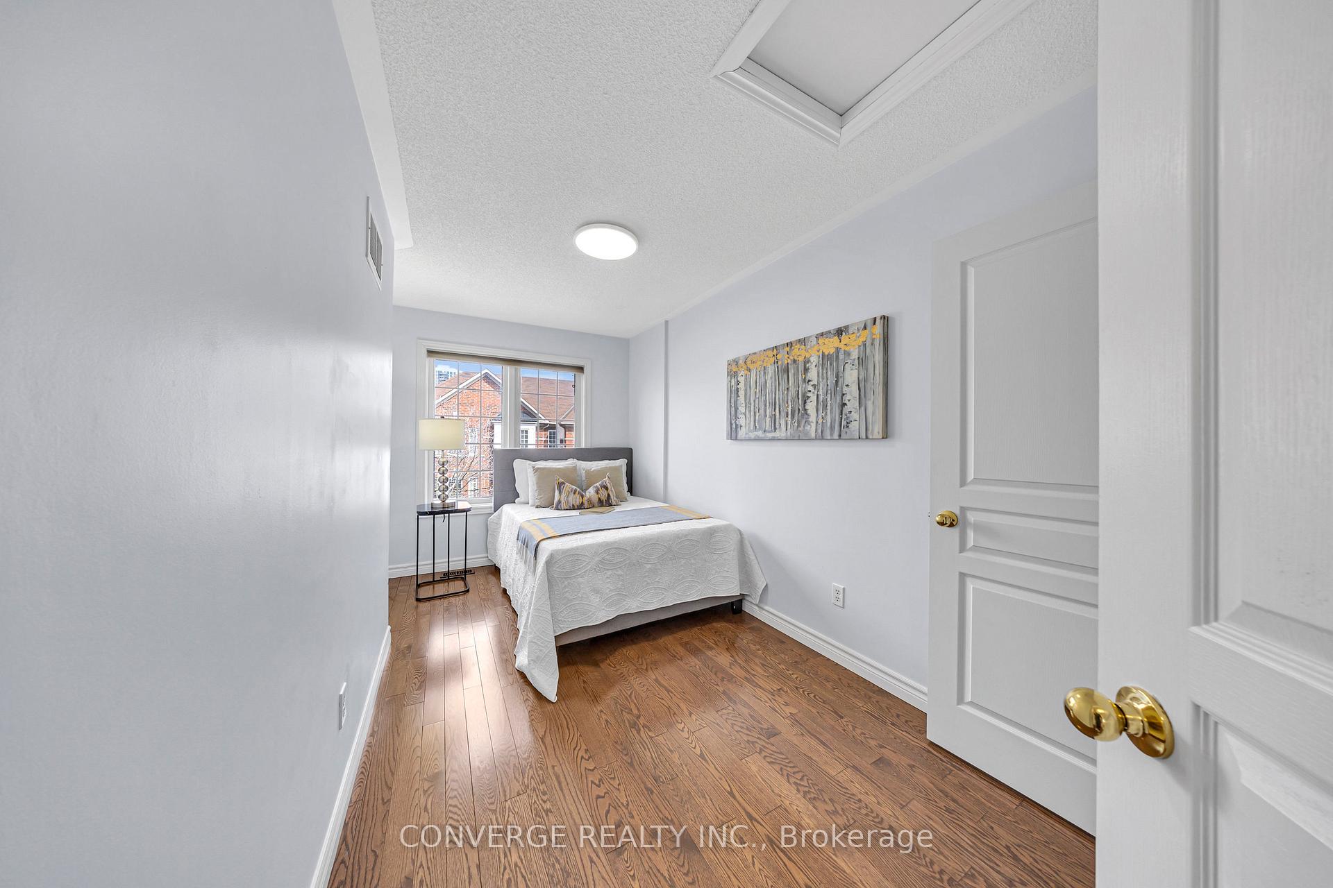 Photo 21 of 14 Gemstone Lane W, Brampton, Downtown Brampton — HOMEH