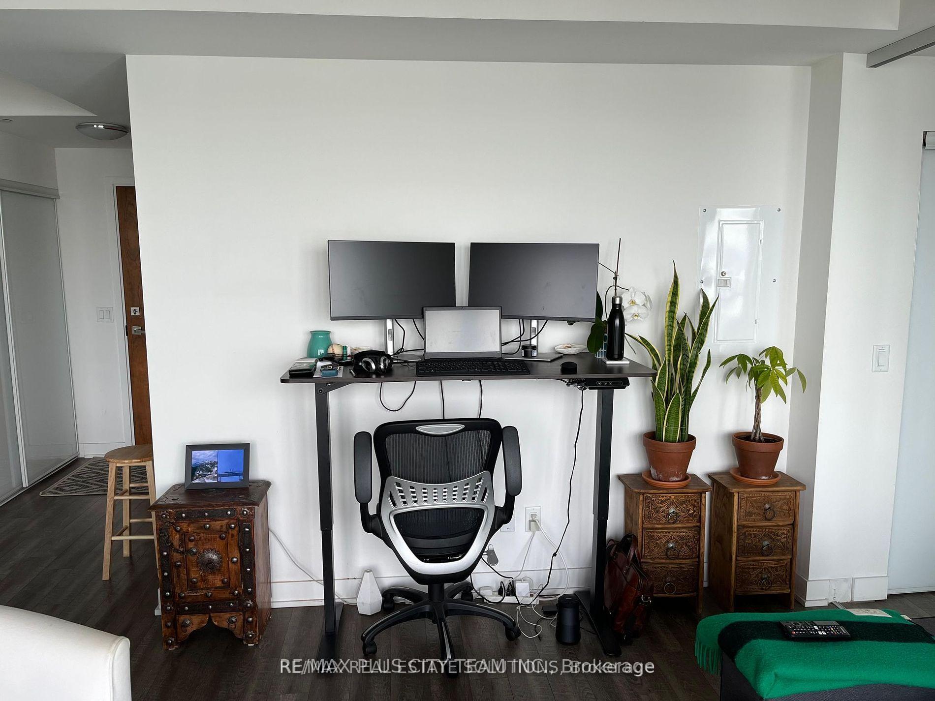 Photo 5 of Unit 1402, 15 Baseball Place, Toronto, South Riverdale — HOMEH