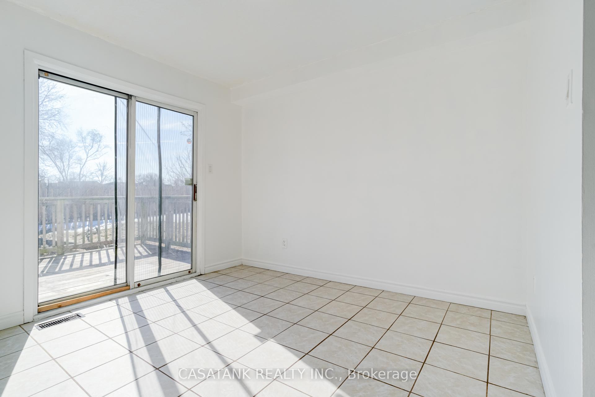 Photo 17 of 28 Arbutus Crescent, Hamilton, Stoney Creek Mountain — HOMEH
