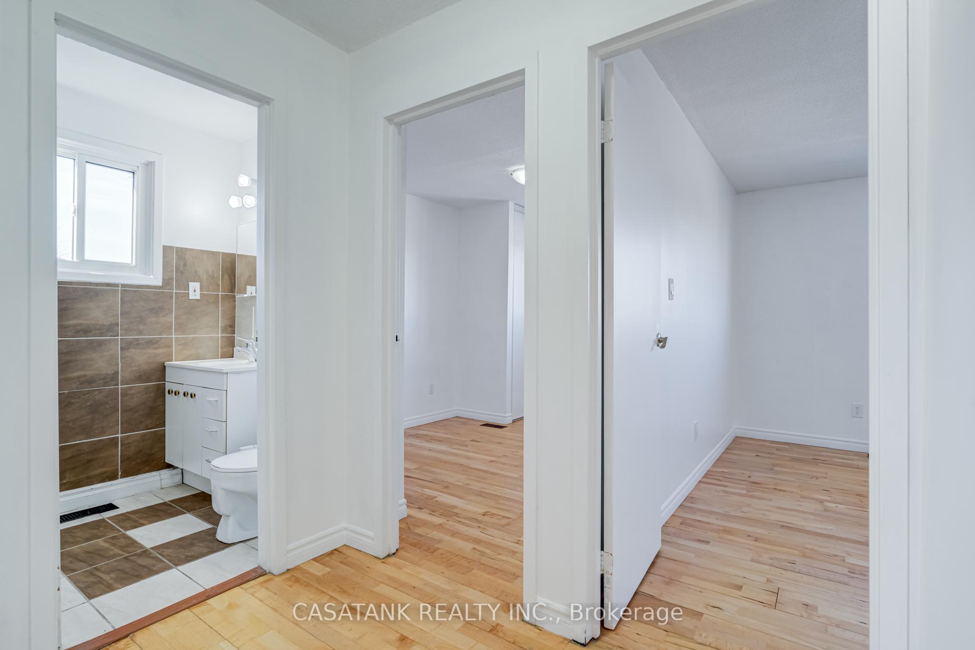 Photo 22 of 28 Arbutus Crescent, Hamilton, Stoney Creek Mountain — HOMEH