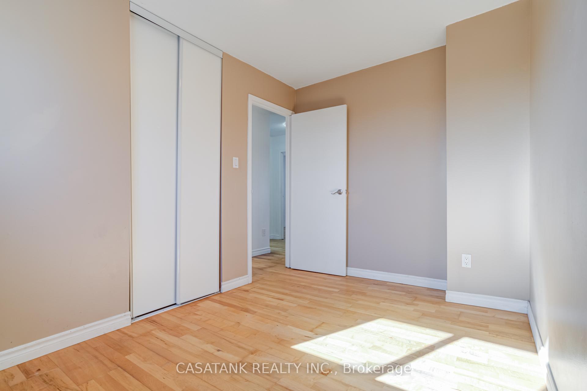 Photo 28 of 28 Arbutus Crescent, Hamilton, Stoney Creek Mountain — HOMEH