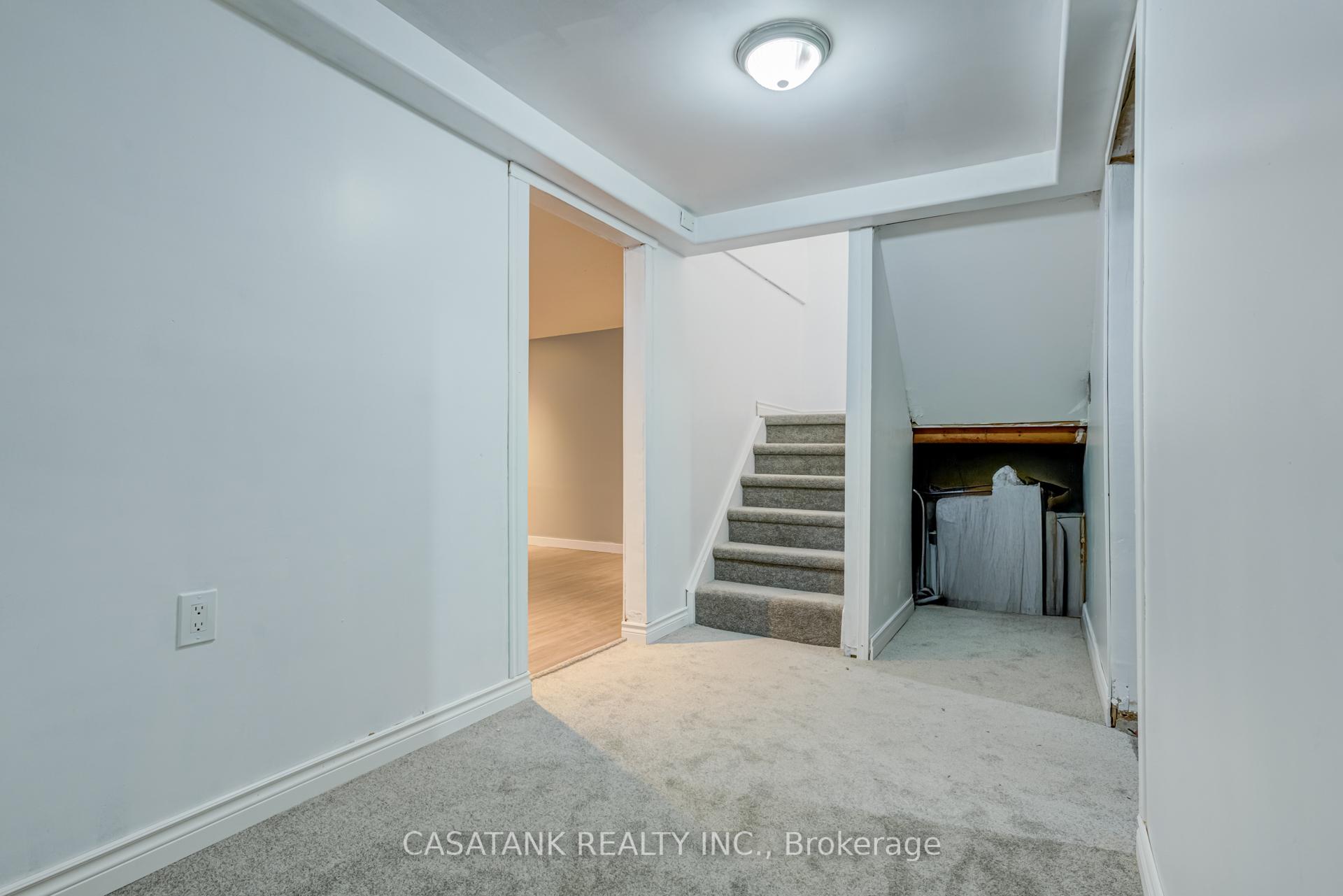 Photo 34 of 28 Arbutus Crescent, Hamilton, Stoney Creek Mountain — HOMEH