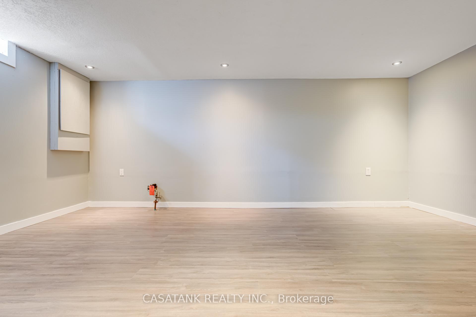 Photo 35 of 28 Arbutus Crescent, Hamilton, Stoney Creek Mountain — HOMEH