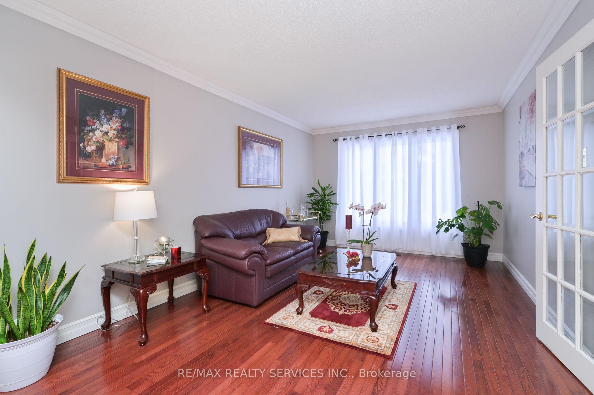 Photo 13 of 8 Michigan Avenue, Brampton, Fletcher's Creek South — HOMEH