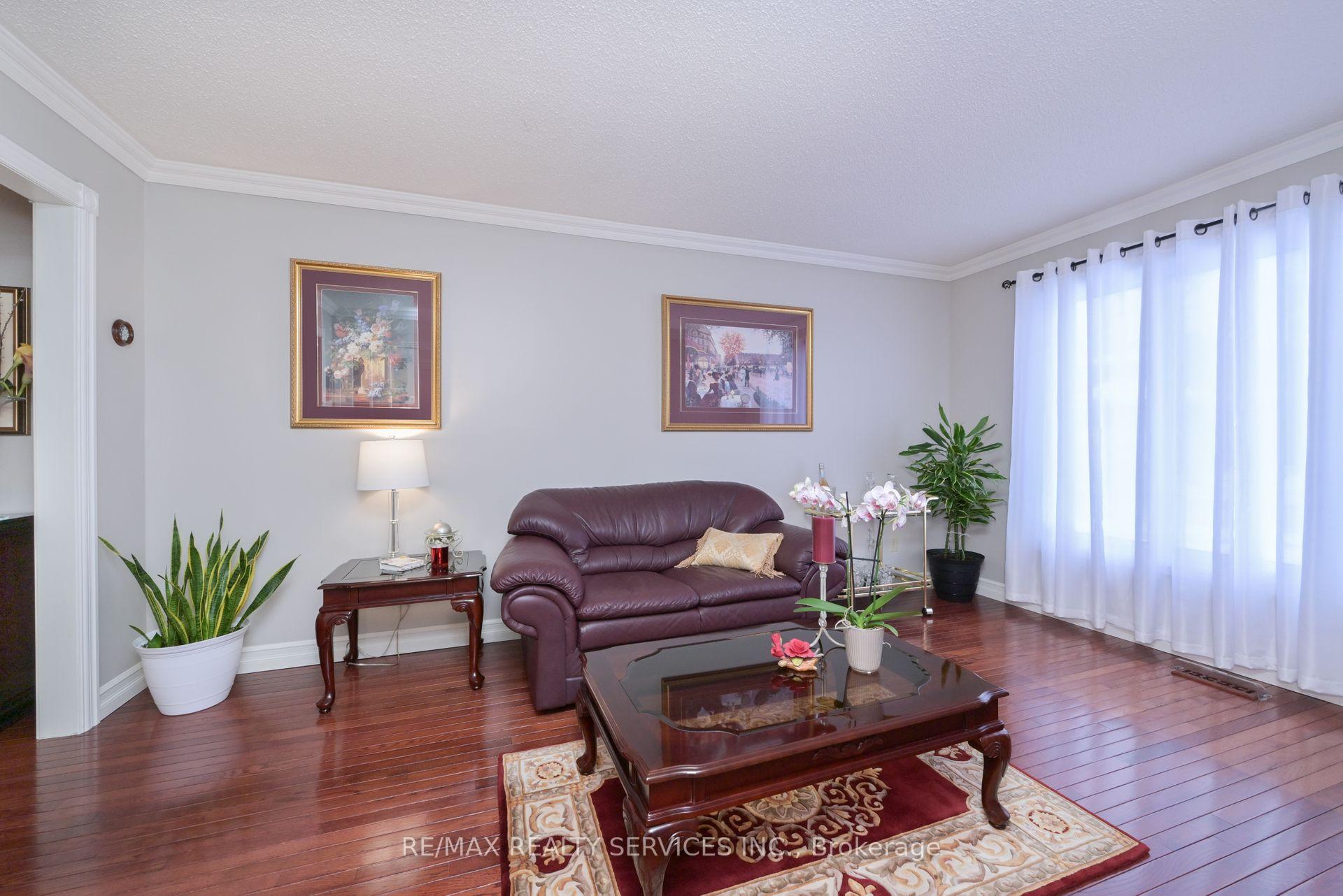 Photo 14 of 8 Michigan Avenue, Brampton, Fletcher's Creek South — HOMEH