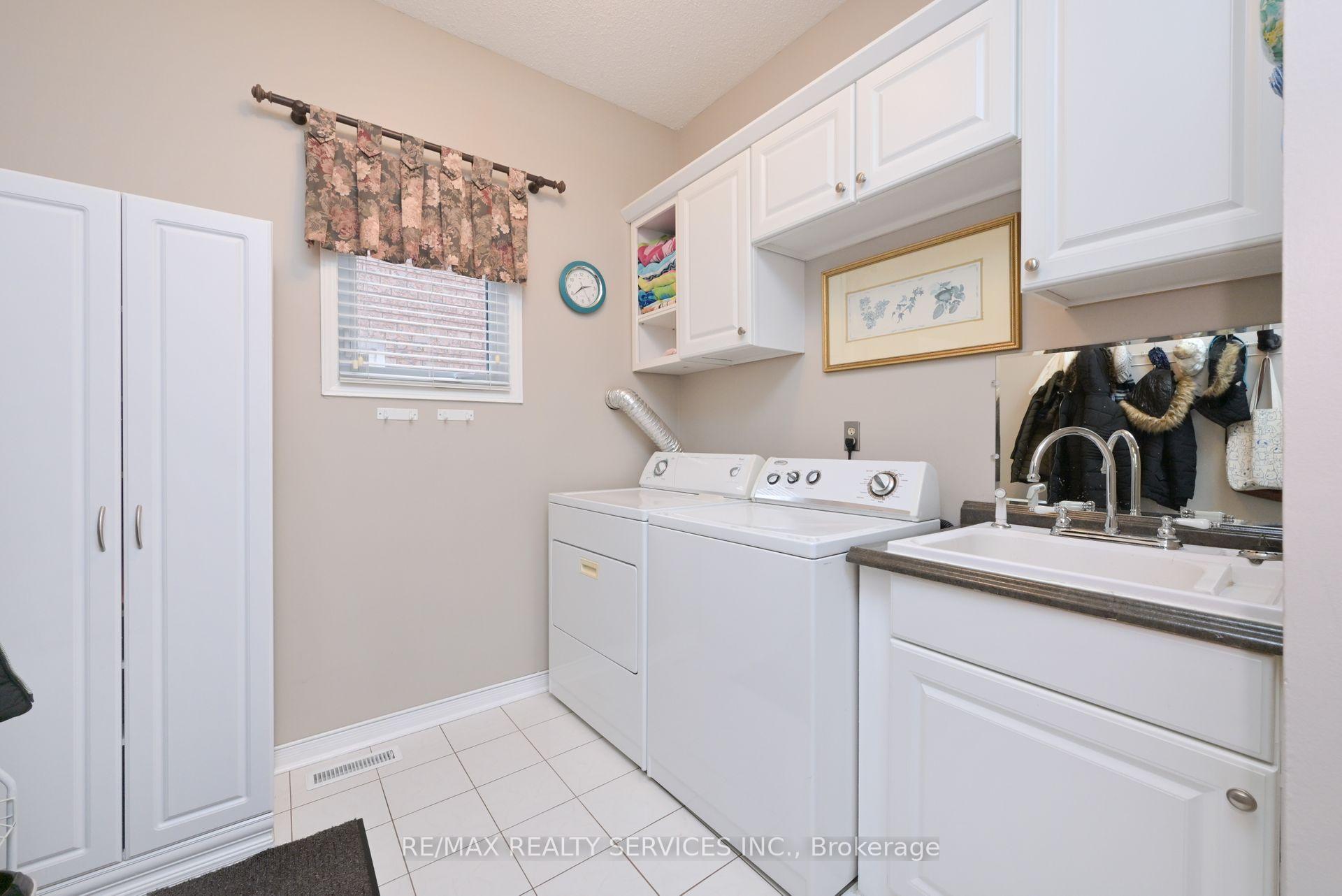 Photo 15 of 8 Michigan Avenue, Brampton, Fletcher's Creek South — HOMEH